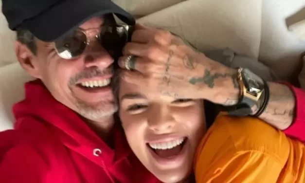 Marc Anthony se pronuncia ante los rumores de separación con Nadia Ferreira
