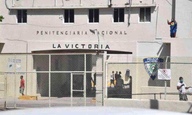 Preso resulta herido al intentar escapar de La Victoria