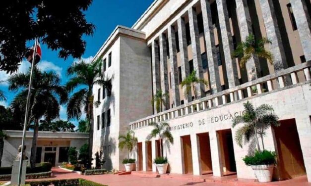 Otorgan un año más de vigencia a banco de elegibles de concurso de oposición docente
