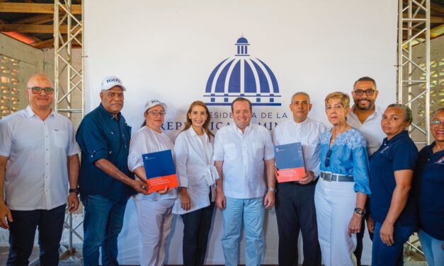 Ministro Paliza entrega RD$18 MM para la construcción de diversas obras en el municipio de Guananico