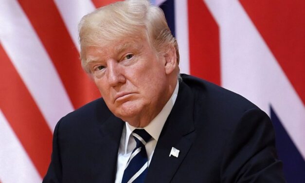 EEUU: Trump rechaza condena; la considera una «caza de brujas»