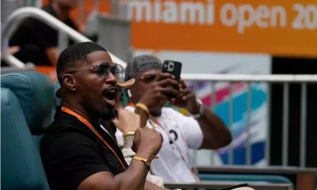 Actor Jamie Foxx sigue hospitalizado y piden orar por su salud