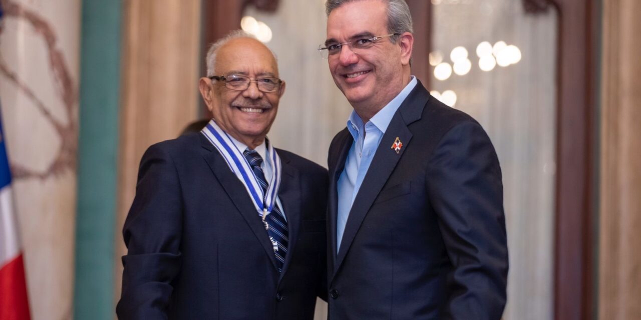 Presidente Abinader condecora a Rafa Gamundi con la Orden del Mérito de Duarte, Sánchez y Mella