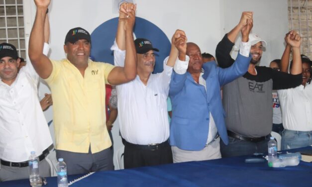 COMISIÓN EJECUTIVA DEL PRM EN NAGUA Y CUATRO EX PRE CANDIDATOS A ALCALDE PROCLAMAN MEDIANTE COMUNICADO APOYO A JUNIOR PERALTA PARA QUE ASPIRE POR CUATRO AÑOS MÁS A SU CARGO.
