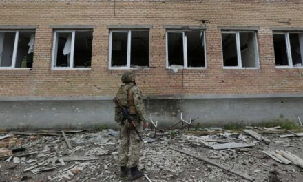 Ucrania dice repelió una nueva oleada ataques rusos sobre Kiev