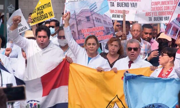 Médicos vuelven al ataque contra las ARS tras no llegar a un acuerdo con el Gobierno