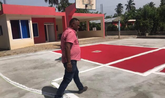ALCALDE DE SAN JOSE DE MATANZA REPARA CANCHA DE LOS YAYALES