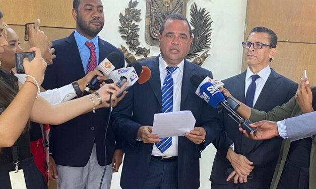 FP pide a JCE regule funcionarios que son precandidatos del PRM