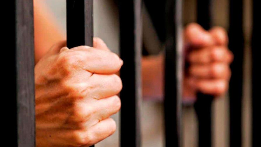 Se escapa preso de cárcel de San Pedro de Macorís