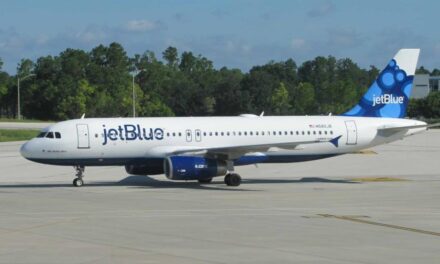JAC dice JetBlue ha violentado acuerdos asumidos ante denuncias de retrasos; sostendrá reunión con la aerolínea