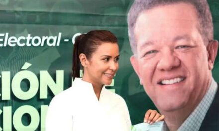 Selinée Méndez inscribe precandidatura a diputada del DN por la Fuerza del Pueblo