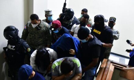 Piden prisión preventiva para 12 acusados de borrar fichas de la PN