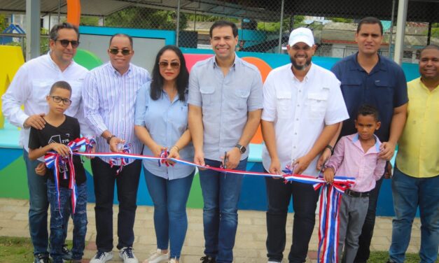 INAUGURAN PASEO DE LOS COLORES EN LAS 500TAS DE NAGUA.