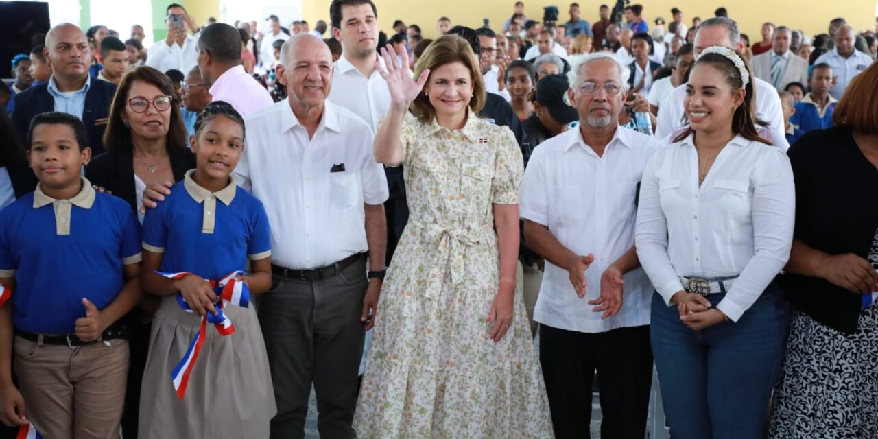 Vicepresidenta Raquel Peña afirma Gobierno mejora red de escuelas públicas para que niños y jóvenes tengan educación de calidad