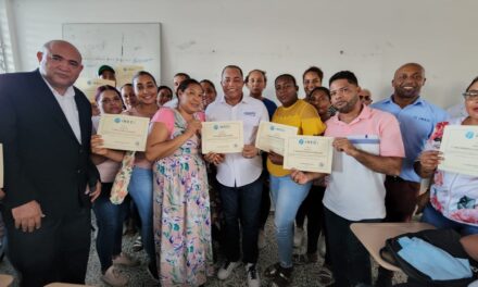 Freddy Correa, patrocina curso taller a 320 postulantes al Concurso de Oposición para Docentes