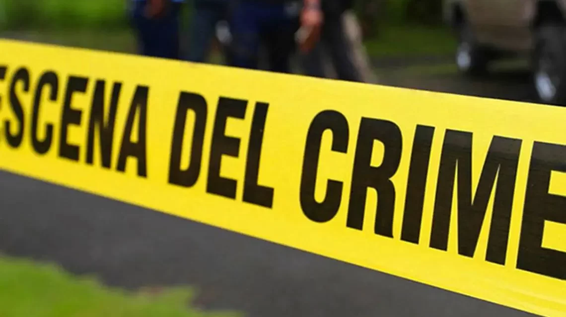 Mueren sargento policial y supuesto delincuente en intercambio de disparos en Sabana Perdida