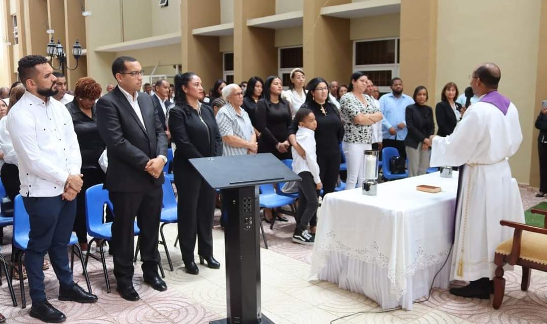 UASD CENTRO NAGUA ORGANIZÓ EUCARISTÍA POR EL ALMA DEL MAESTRO ÁNGEL BERNARDO SANTA