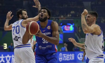 La selección dominicana vence a Italia y asume el liderato del Grupo A del Mundial de baloncesto