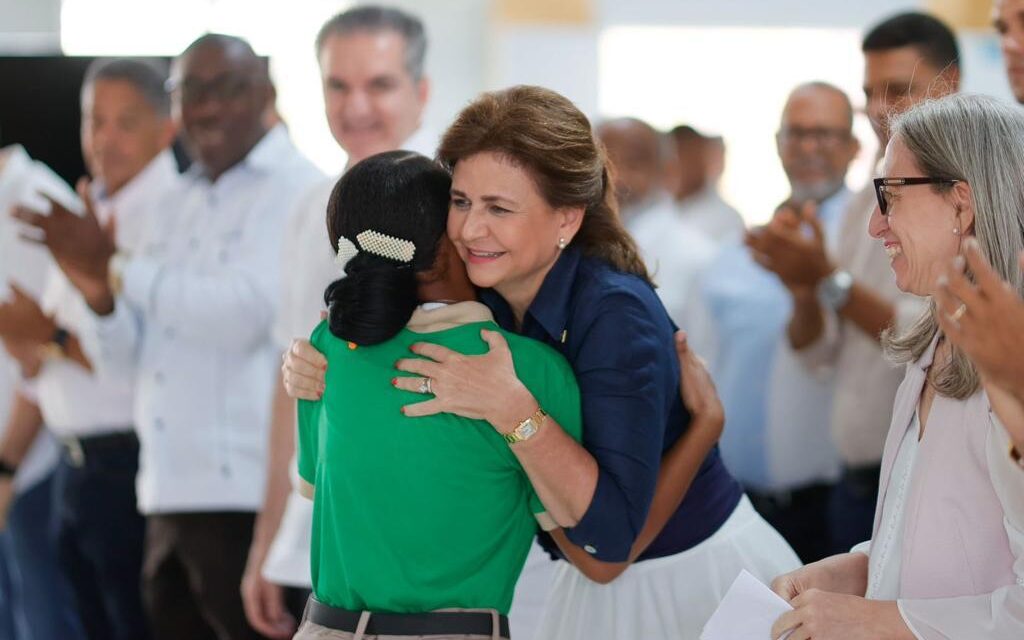 Gobierno entrega tres escuelas primarias en La Romana, Monte Plata y San Cristóbal garantizando educación de calidad a 2,205 estudiantes