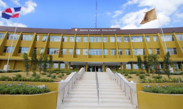 JCE convoca a “cumbre” para discutir campaña y precampaña