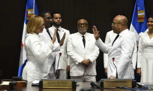 Cámara de Diputados juramenta su bufete directivo y da apertura a la segunda legislatura ordinaria