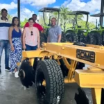 Yiraldy Hernández: “Gracias Abinader; por primera vez El Factor tiene tractor y rastra para apoyar agricultores de la zona”