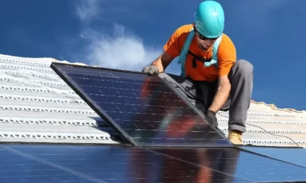 Instan al Gobierno a lanzar plan masivo de colocación de paneles solares en techos