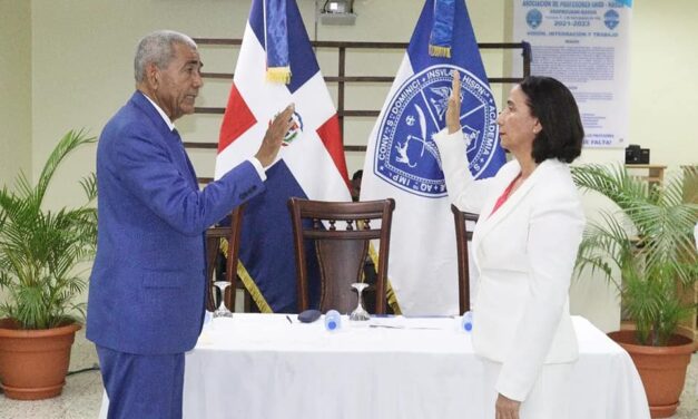 Juramentan directora electa de la UASD Centro Nagua, maestra Severina De Jesús Calcaño para el periodo 2023-2026