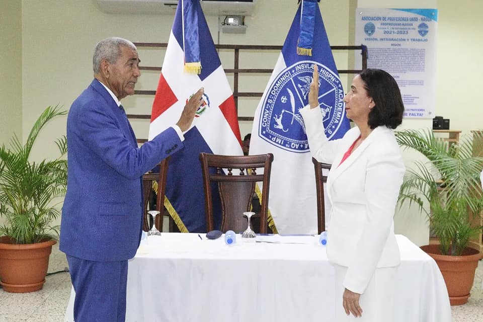 Juramentan directora electa de la UASD Centro Nagua, maestra Severina De Jesús Calcaño para el periodo 2023-2026