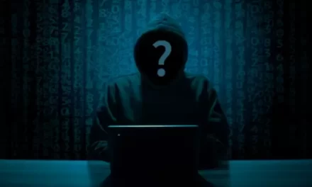 Hackers roban miles de documentos de página de Migración