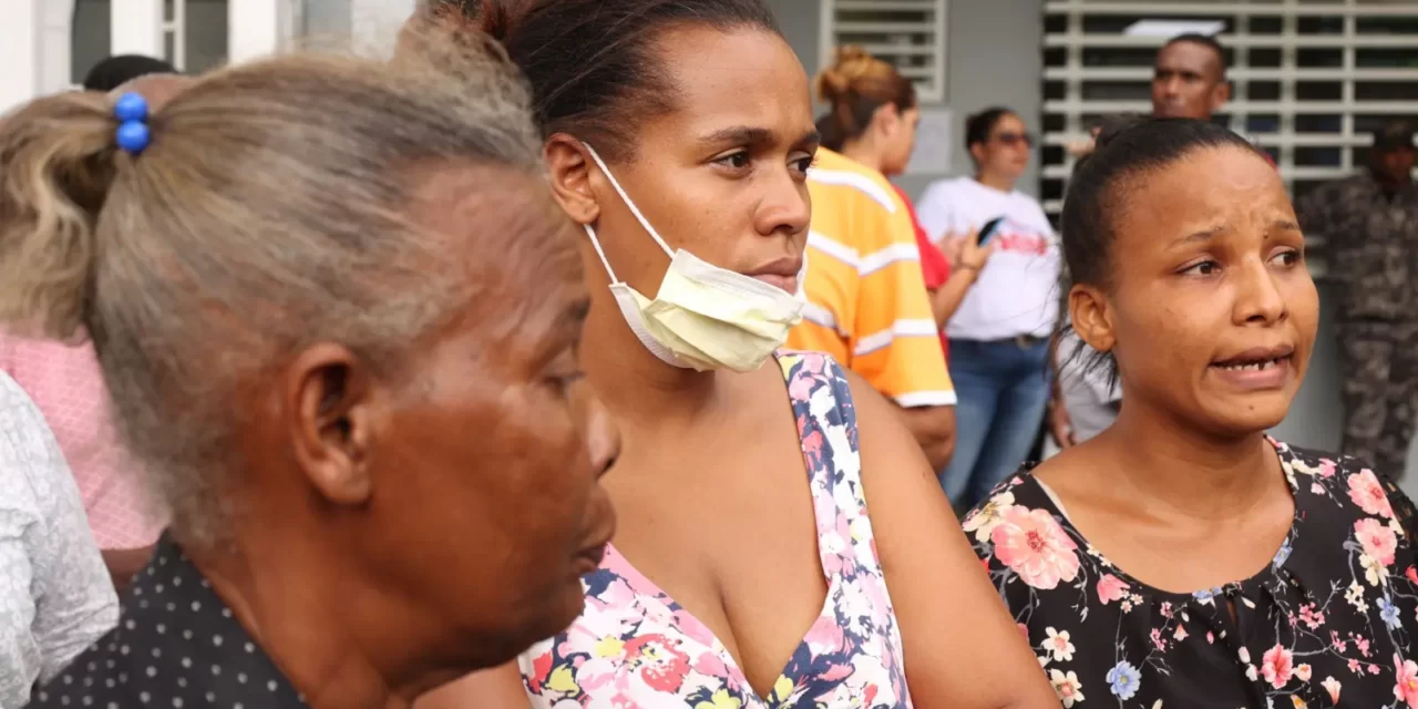 Protesta de familiares de victimas de explosión en San Cristóbal