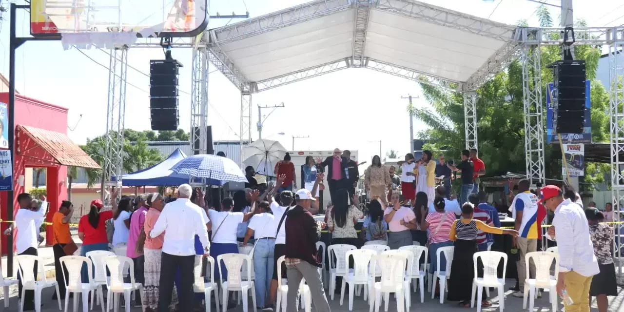 Para declarar nula hechicería lanzadas por haitianos en canal, religiosos se concentran en la frontera