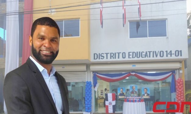 Director distrito escolar 14-01 de Nagua, Franklin Duarte, investigado propinar golpiza a su esposa