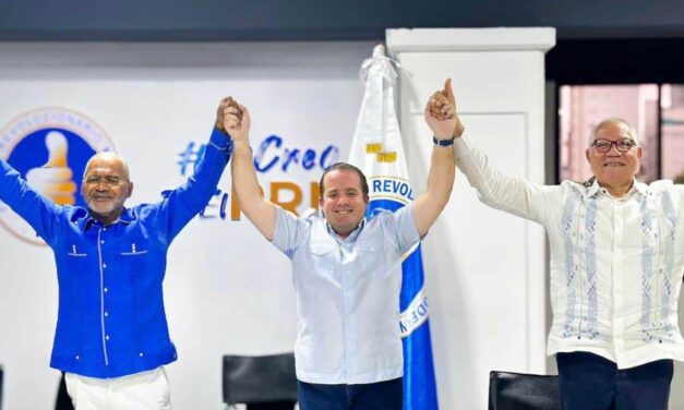 Alcalde del municipio Vallejuelo abandona el PLD y se juramenta en el PRM