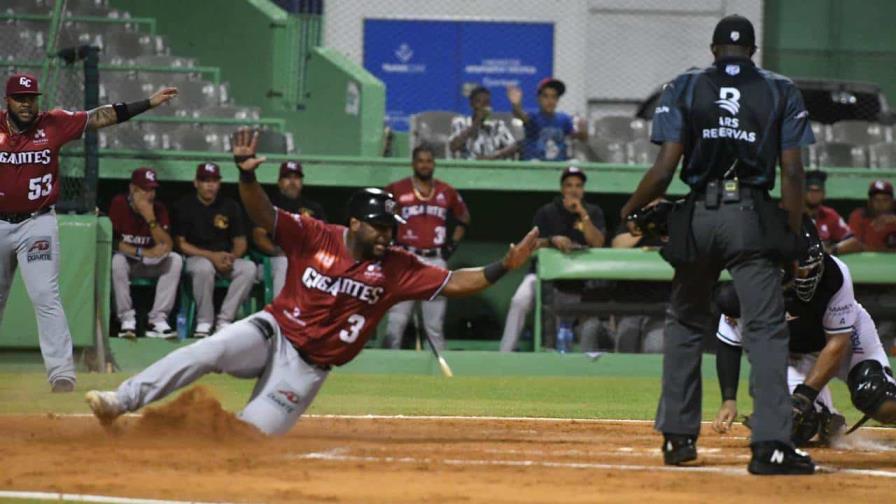 Los Gigantes del Cibao vencen a las Estrellas Orientales en el Tetelo Vargas