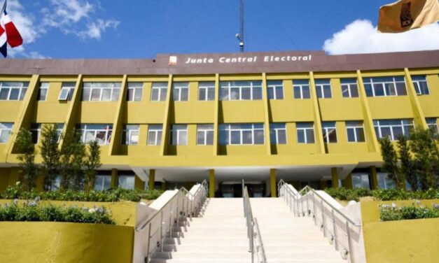 Partidos realizan reparos a alianzas municipales ante la JCE