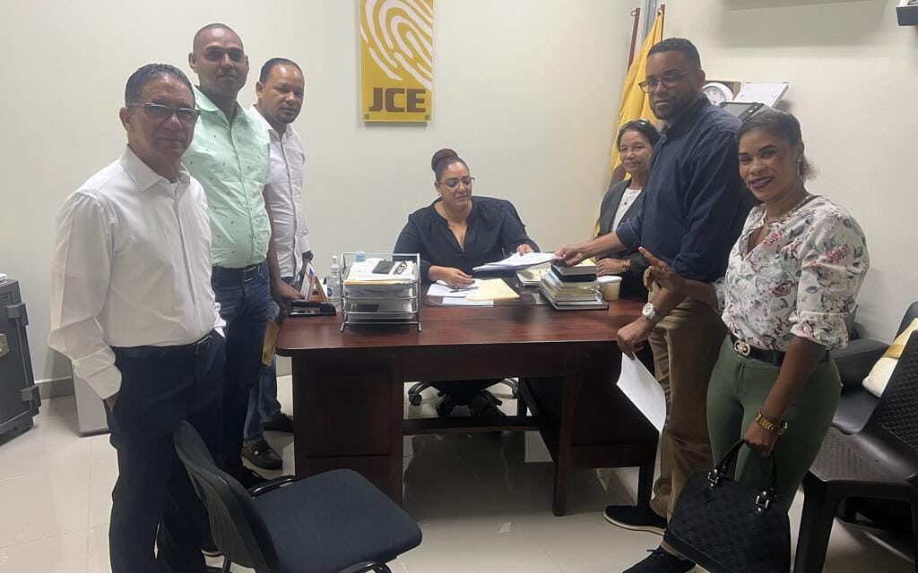 PARTIDO REVOLUCIONARIO DOMINICANO (PRD) PRESENTA BOLETA CON CANDIDATOS A REGIDORES EN NAGUA.