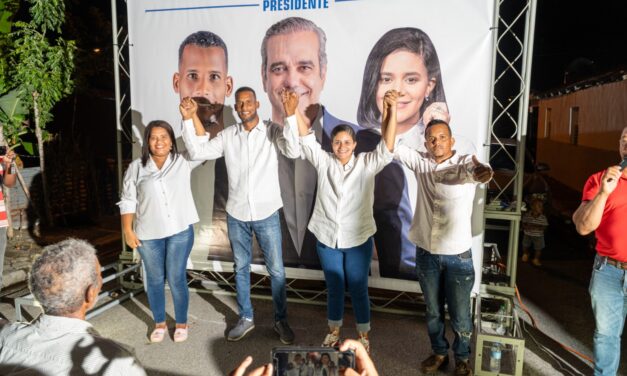 Oscar Pablo recibe respaldo de Yiraldy Hernández y su equipo; dice ganará por el PRM la Alcaldía de El Factor