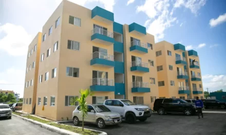 Entregan 168 nuevas viviendas en Santo Domingo Oeste