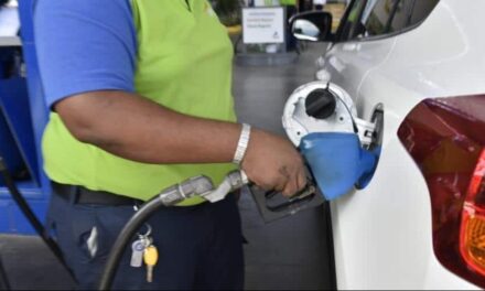 Precios de cuatro combustibles bajarán hasta RD$1.10 por galón