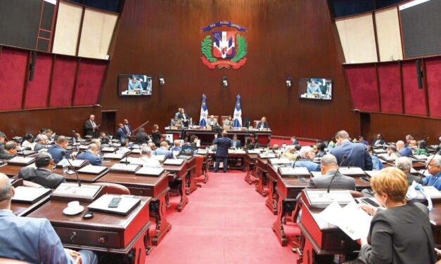 Más de 100 diputados firman proyecto que prohíbe las encuestas para escoger candidatos