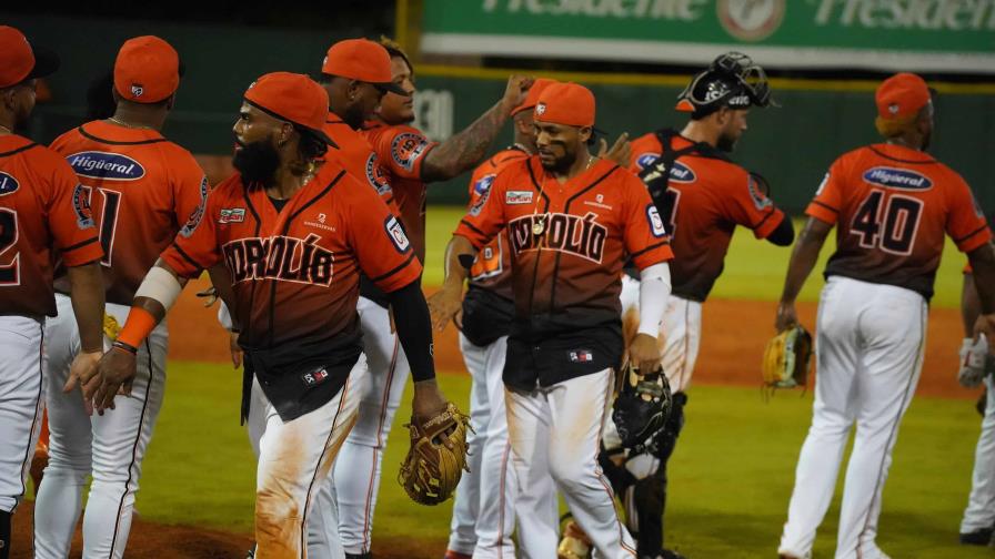 Esmil Rogers domina los bates de las Águilas y los Toros vencen en el Francisco Micheli