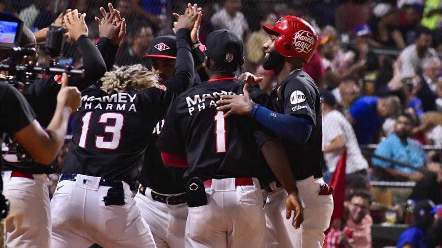 El Escogido vapulea el pitcheo del Licey y llega a 10 victorias en la temporada