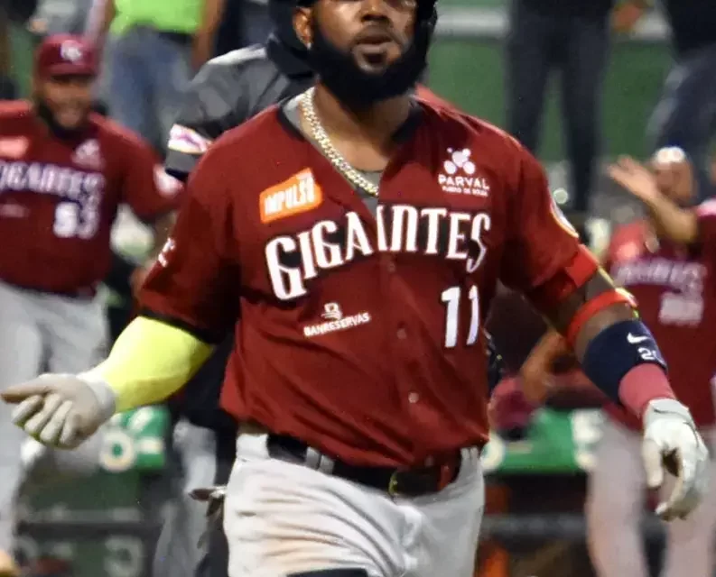 Gigantes, Estrellas, Licey, y Leones van a RR reñido