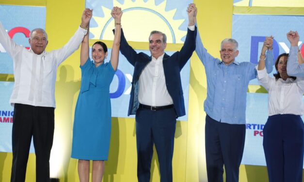 Abinader pide no escuchar gritos “desesperados” de la oposición