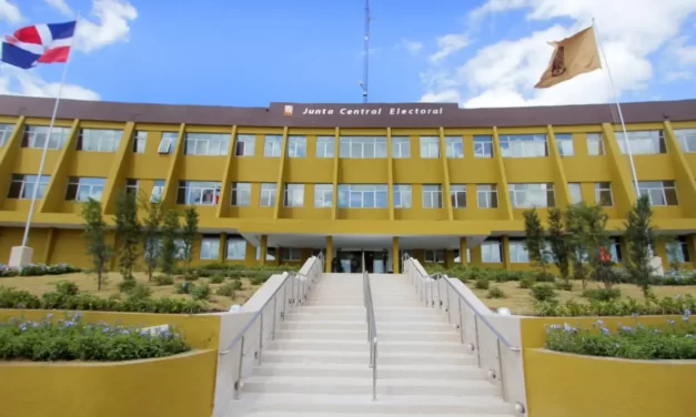 JCE revoca decisión MAP que exigía licencia a los empleados públicos