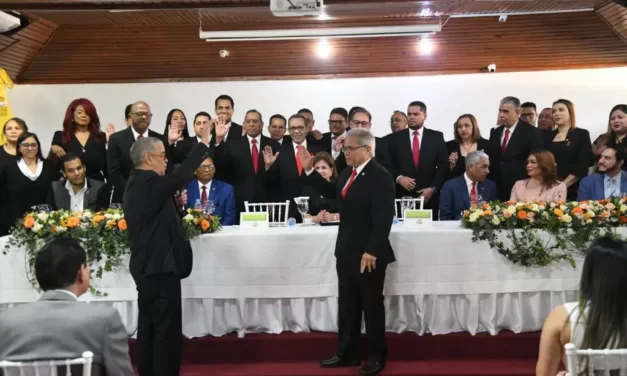 Con ausencia de Senén, Waldo Ariel Suero asume CMD con discurso contra gobierno y ARS