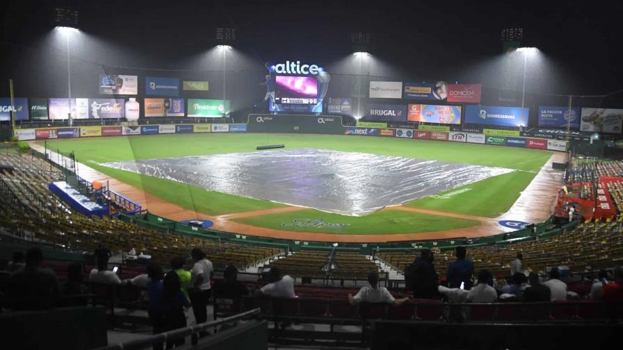 Posponen por lluvia partido entre Gigantes y Leones en San Francisco de Macorís