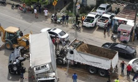 Santiago: Varios lesionados en choque de dos patanas, una yipeta y un minibús de pasajeros