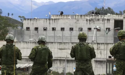 Suben a tres los presos muertos durante motines carcelarios de Ecuador